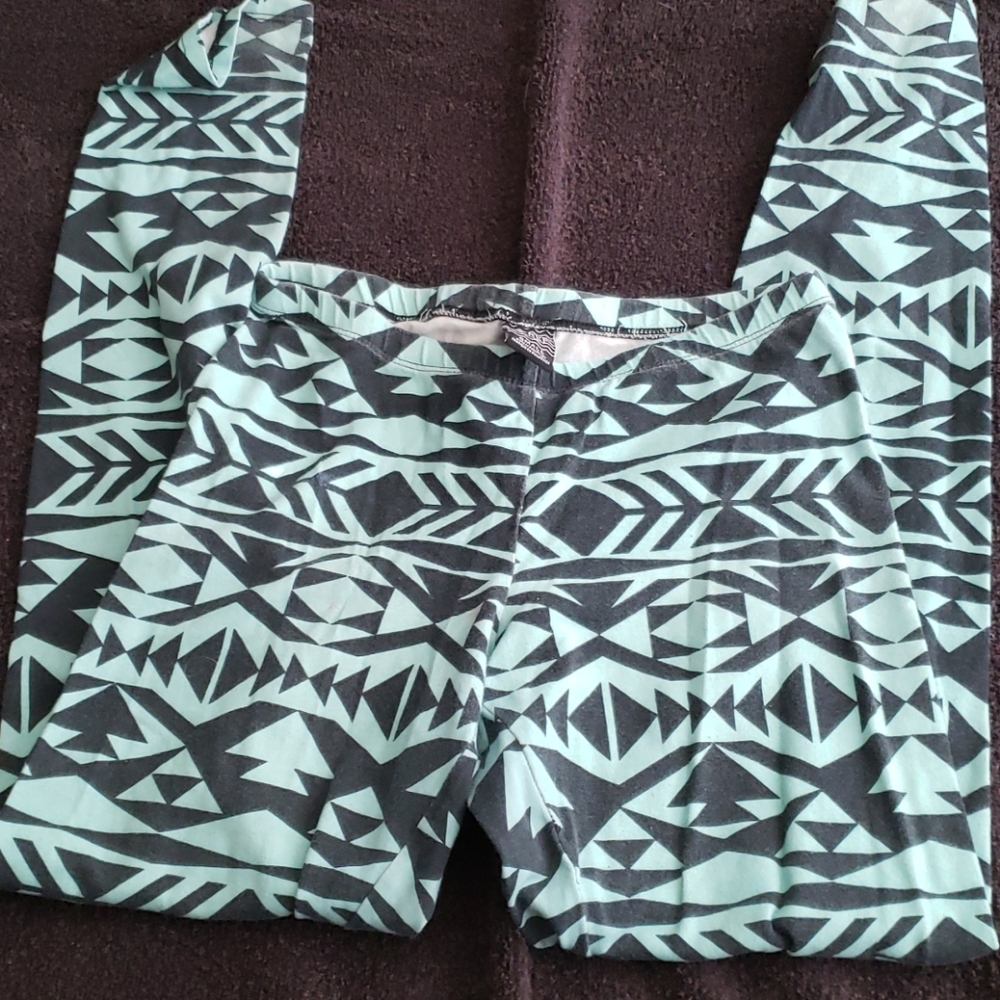 Cute turquoise leggings